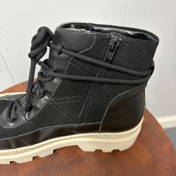 Gianni Bini Black Wander-Lust Lug Sole  Women's Platform Bootie Hightop Size 8M - Picture 6 of 10